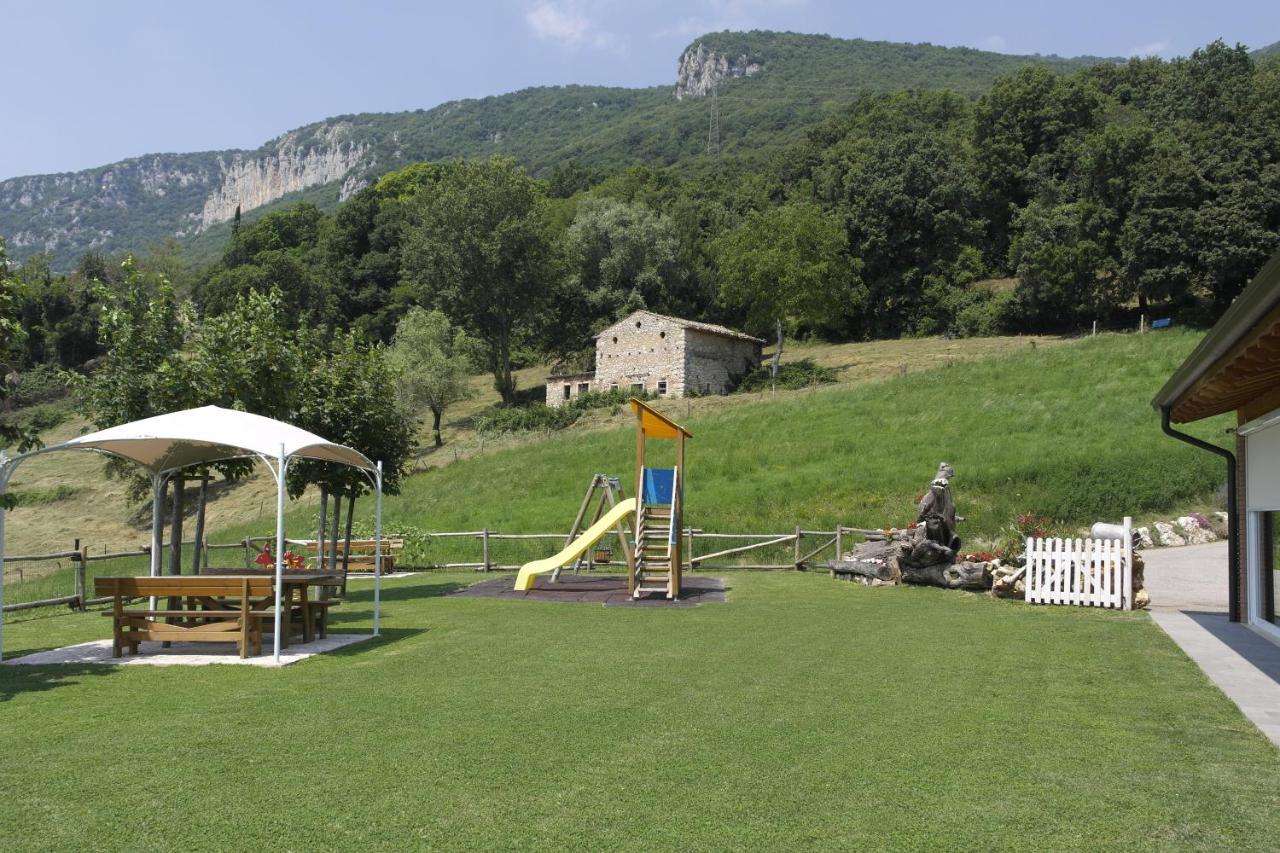 Agriturismo Fattoria Monte Baldo Vista Lago كابرينو فيرونيسي المظهر الخارجي الصورة