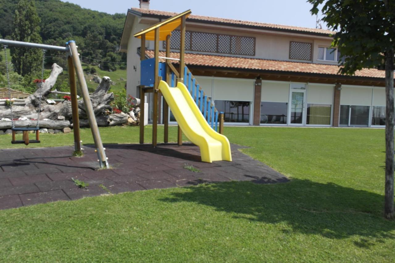 Agriturismo Fattoria Monte Baldo Vista Lago كابرينو فيرونيسي المظهر الخارجي الصورة