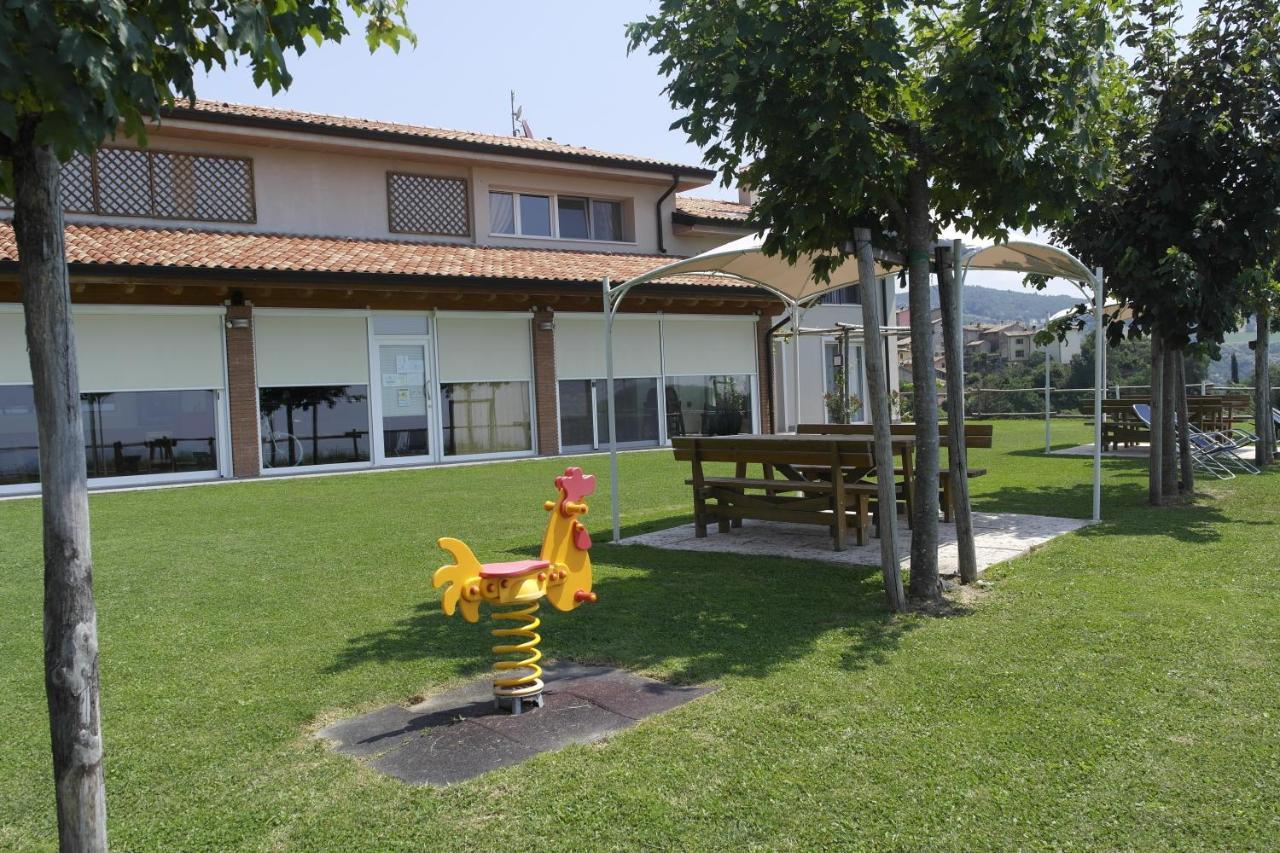 Agriturismo Fattoria Monte Baldo Vista Lago كابرينو فيرونيسي المظهر الخارجي الصورة