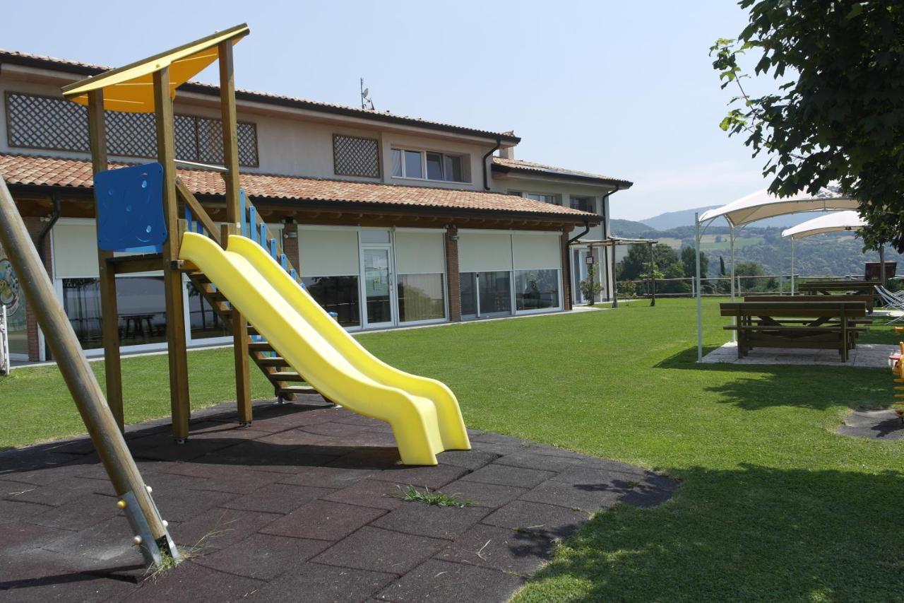 Agriturismo Fattoria Monte Baldo Vista Lago كابرينو فيرونيسي المظهر الخارجي الصورة
