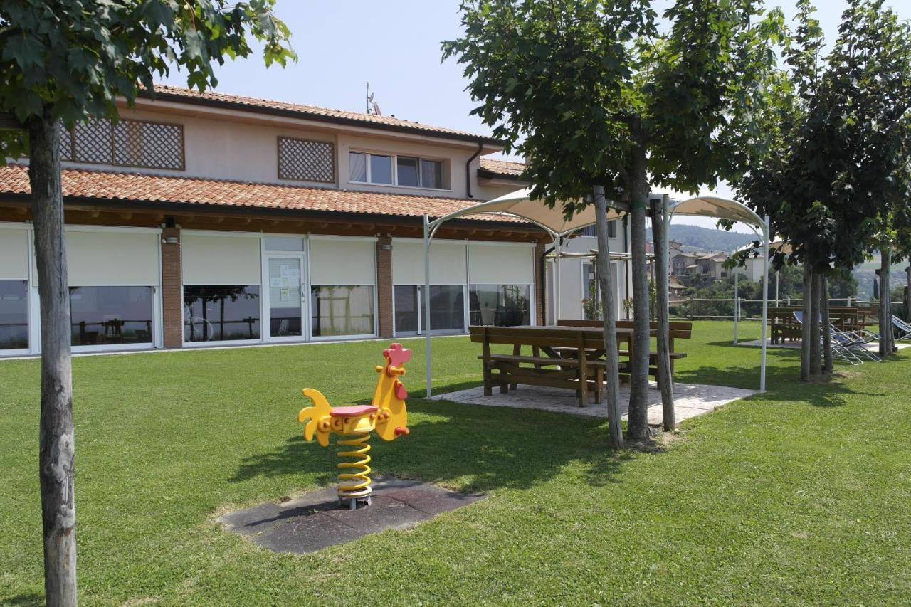 Agriturismo Fattoria Monte Baldo Vista Lago كابرينو فيرونيسي المظهر الخارجي الصورة